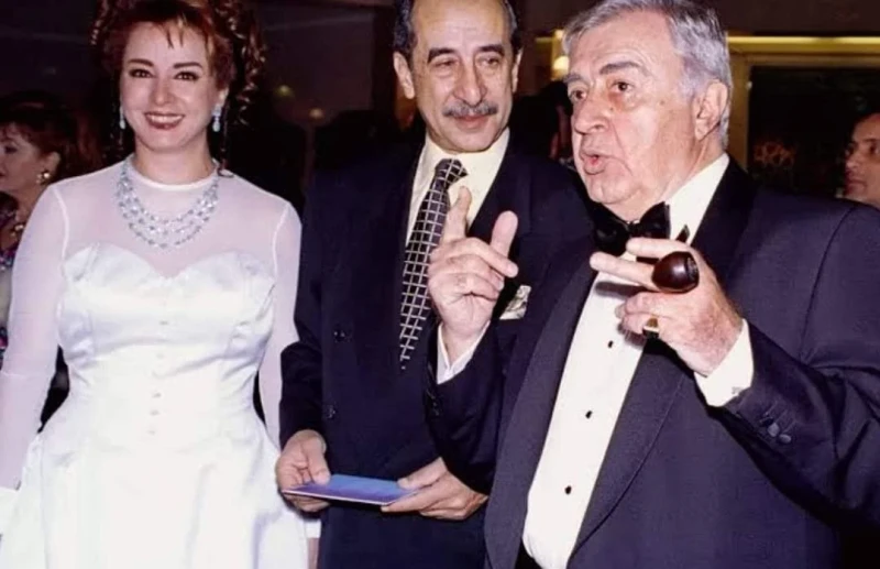 قصة حب حمدي قنديل - جريدة افاق عربيةفى مذكراته التى حملت عنوان عشت مرتين روى حمدى قنديل تفاصيل تعرفه على زوجته نجلاء فتحى، التى فاجأته بطلبها الزواج منه على عكس العادات والتقاليد ا