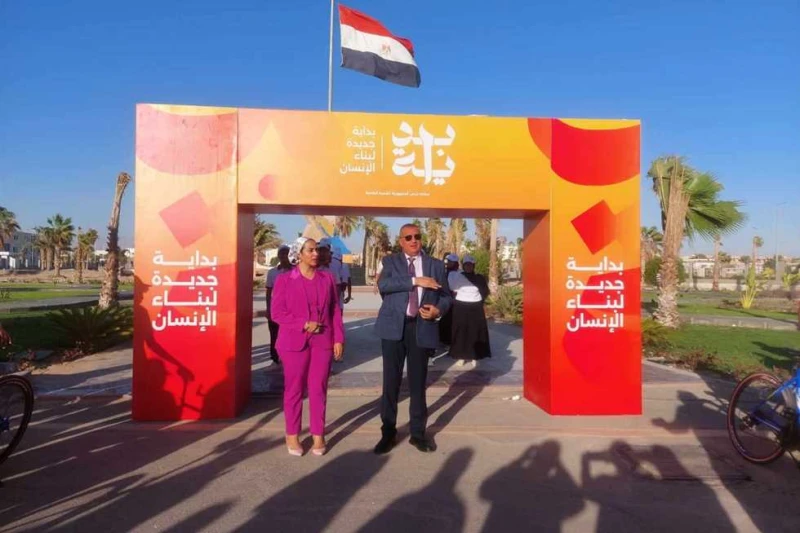 محافظ جنوب سيناء يطلق شارة البدء للمبادرة الرئاسية بداية جديدة لبناء الإنسان أطلق الدكتور خالد مبارك، محافظ جنوب سيناء، اليوم الثلاثاء، فعاليات إشارة البدء للمبادرة الرئاسية بداية 