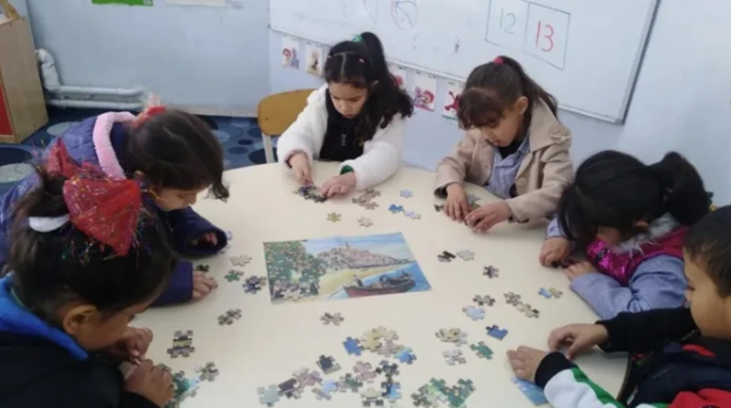 الطفل السعودي الأكثر رفاهية.. مؤسسة دولية تكشف الأسباب أظهر استطلاع حديث أجرته مؤسسة جالوب الدولية، تفوق دول الخليج في احترام حقوق الطفل وتوفير بيئة تعزز نموه وتطوره.وربط التقرير ب