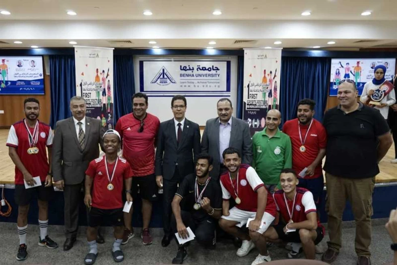 بمشاركة 8 جامعات.. ختام المهرجان الرياضي الأول لذوي الهمم بجامعة بنها (صور) شهد الدكتور ناصر الجيزاوي رئيس جامعة بنها، الإثنين، ختام فعاليات المهرجان
