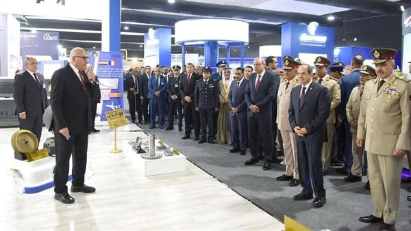 شاهد .. الرئيس السيسي يفتتح معرض مصر الدولي للطيران والفضاء 2024نشر المتحدث الرسمي باسم رئاسة الجمهورية، السفير أحمد فهمي، صور افتتاح الرئيس عبد
