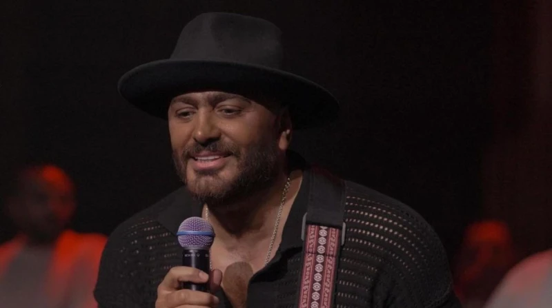 ظهور مميز لآيتن عامر.. تامر حسني ينشر صورا جديدة من حفل مراسي شارك الفنان تامر حسني جمهوره، صورا من حفله الأخير في مراسي بالساحل الشمالي.ونشر حسني،