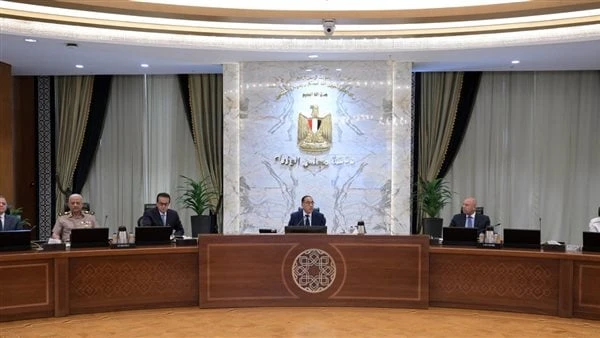 رئيس الوزراء: الحكومة اتخذت إجراءات وتيسيرات واسعة أسهمت في جذب كبريات الشركات العالمية ترأس الدكتور مصطفى مدبولي، رئيس مجلس الوزراء، اليوم الخميس، اجتماع الحكومة، بمقر مجلس الوزرا