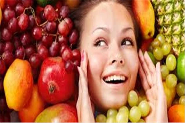 الأطعمة المفيدة والضارة لصحة الجلد متفرقات الأطعمة المفيدة والضارة لصحة الجلد الأطعمة المفيدة والضارة لصحة الجلد صحة الجلد تعتمد بشكل كبير على نمط