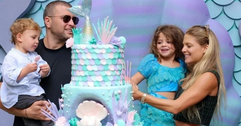 حفيدة إيلي صعب تخطف الانظار بجمالها في عيد ميلادها .. والحفل تميز بديكور رائع - بالصور تعرف على التالي حفيدة إيلي صعب تخطف الانظار بجمالها في عيد ميلادها .. والحفل تميز بديكور رائع