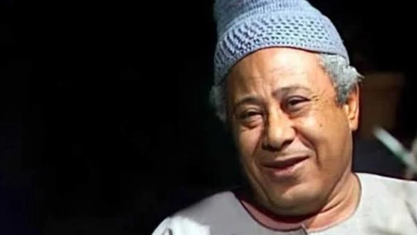 نجوم الفن: إبراهيم سعفان.. خسر أبناءه بسبب الجفاف وعلاقته ب مبارك و السندريلا إبراهيم سعفان، أحد أبرز نجوم الكوميديا في السينما والمسرح المصري، كان يمتلك حياة مليئة بالحكايات والمو