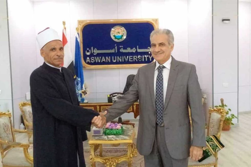 بروتوكول تعاون بين جامعة أسوان والأوقاف لتدريب 50 من الأئمة والواعظات استقبل الدكتور لؤي سعد الدين نصرت، القائم بأعمال رئيس جامعة أسوان، اليوم