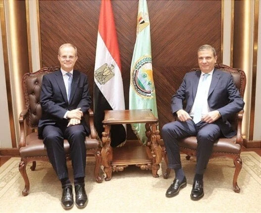 وزير الزراعة يبحث مع سفير بريطانيا تعزيز التعاون في مجال البحث العلميالتقى علاء فاروق وزير الزراعة واستصلاح الأراضي اليوم، بالسفير جاريث بايلي سفير