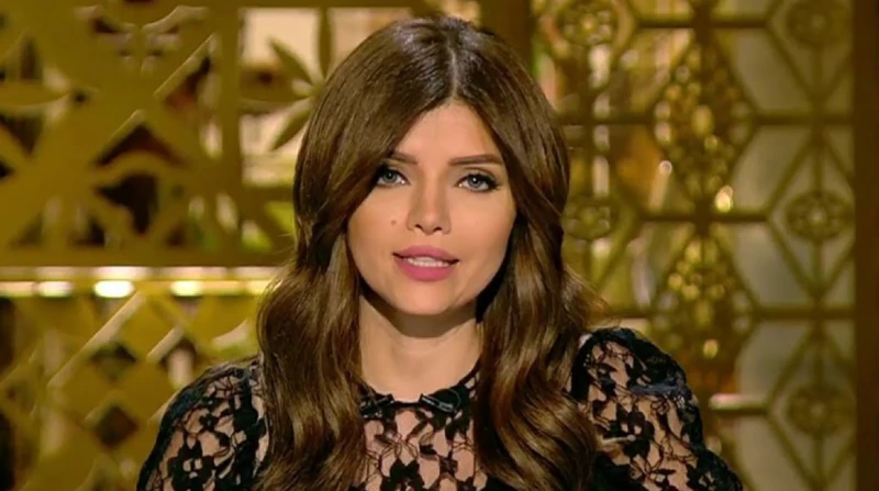 3 سنوات من العذاب.. إيمان الحصري سجينة غرفة العمليات والمتهم بات حرا تستعد الإعلامية إيمان الحصري لدخول غرفة العمليات للمرة الحادية عشرة، في رحلة