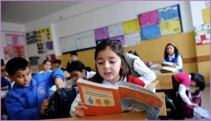 التعليم تنشر التقييمات والأداءات الصفية والمنزلية استعدادا للعام الدراسيالواجب المنزلي.. شرعت وزارة التربية والتعليم والتعليم الفني، بنشر التقييمات