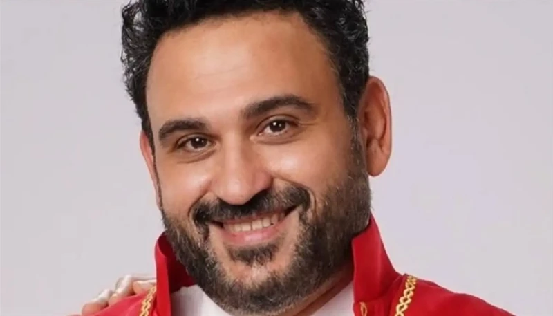 أكرم حسني يكشف عن شخصيته الجديدة في ديبو افاق عربية - يستعد الفنان المصري أكرم حسني، لخوض تجربة درامية جديدة من خلال مسلسل ديبو، بطولة الفنان محمد أنور.ونشر حسني صورا من كواليس الع