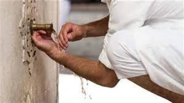 هل الوضوء يسيطر على الغضب؟هل الوضوء يسيطر على الغضب؟ من يتعرض لما يغضبه عليه أن يتوضأ؛ فإن الوضوء يطفئ لهيب الغضب، ويقضي على شرارته؛ فعن عبد الله بن بجير الصنعاني قال: دخلنا على عر