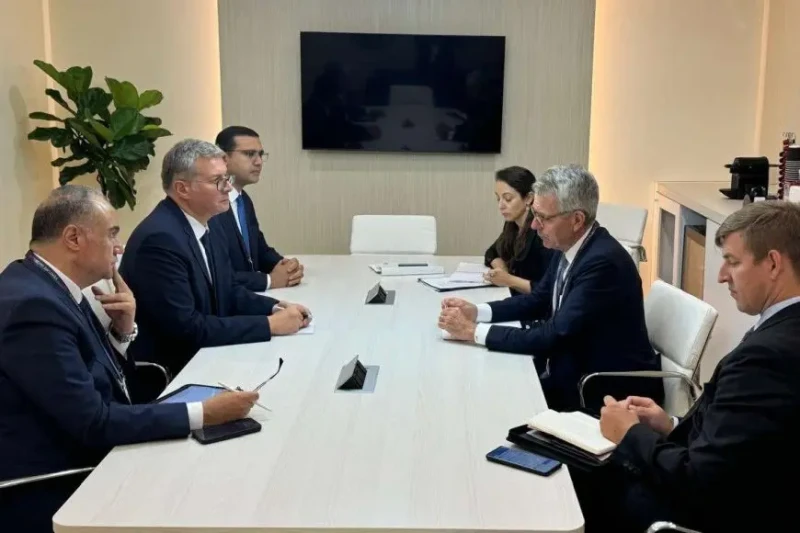 وزير البترول يبحث مع مساعد وزير الخارجية الأمريكية لموارد الطاقة سبل تعزيز التعاون الثنائي عقد اليوم الأربعاء لقاء بين كريم بدوي، وزير البترول