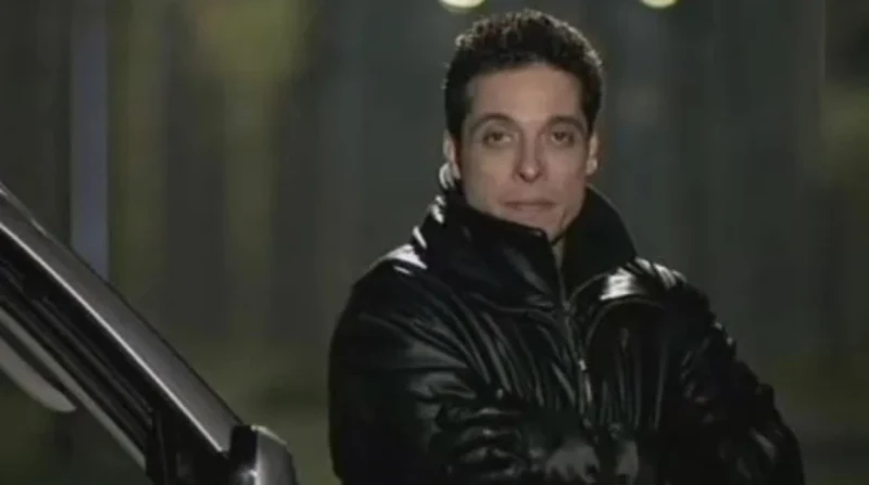 عامر منيب.. فنان الشباب صنعته الصدفة تحل اليوم ذكرى ميلاد الفنان الراحل عامر منيب، المولود 2 سبتمبر 1963، وقدم مجموعة من الأغاني الشبابية التي تركت علامة في مجال الغناء المصري، قبل