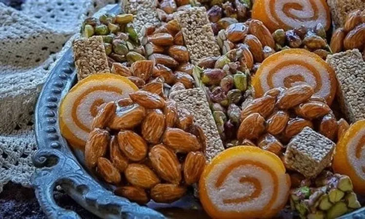 نصائح هامة عند تناول حلوى المولد.. لتجنب أضرارها صحة أيام قليلة تفصلنا عن المولد النبوي الشريف، وفي هذه المناسبة السعيدة يحرص الكثير من الأشخاص على