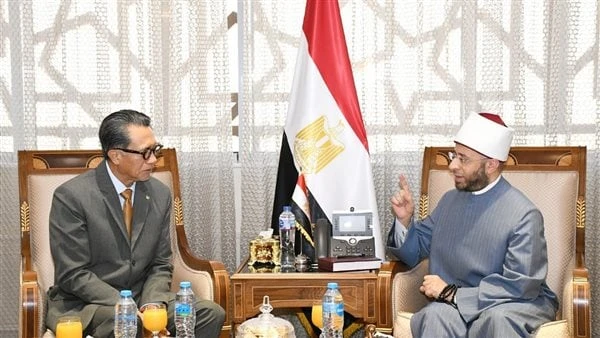 سفير إندونيسيا: طلاب دولتنا سفراء للأزهر في نشر وسطية الإسلاماستقبل الدكتور أسامة الأزهري وزير الأوقاف، السفير الإندونيسي لطفي رؤوف سفير دولة إندونيسيا بالقاهرة بمقر وزارة الأوقاف 