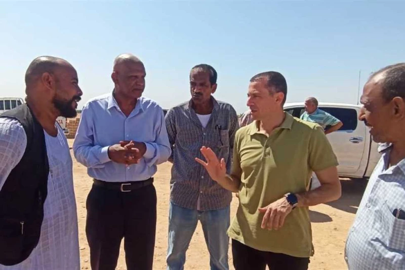 نائب محافظ أسوان يبحث مقترحات أهالي فارس لإنشاء مركز تعبئة وتصنيع التمور الممول من الاتحاد الأوروبي زار المهندس عمرو لاشين نائب محافظ أسوان، قرية