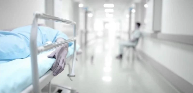 سقط داخل منزله.. فنان شهير يثير قلق الجمهور وهذا ما كشفه عن حالته (صورة) تعرف على التالي سقط داخل منزله.. فنان شهير يثير قلق الجمهور وهذا ما كشفه عن