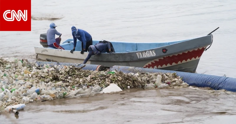 كيف تعمل شركة ناشئة على تنظيف نهر النفايات من البلاستيك في غواتيمالا؟ تكنولوجيا تهدف شركة ناشئة للتخلص من البلاستيك في نهر ريو موتاغوا في غواتيمالا..