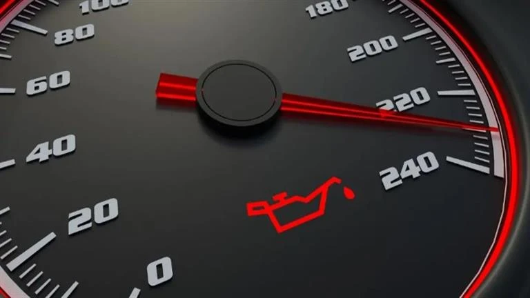 ما أسباب إضاءة لمبة الزيت في تابلوه السيارة؟ سيارات 01:38 م الإثنين 02 سبتمبر 2024 القاهرة - (مصراوي): يعد إضاءة لمبة زيت المحرك في لوحة القيادة،