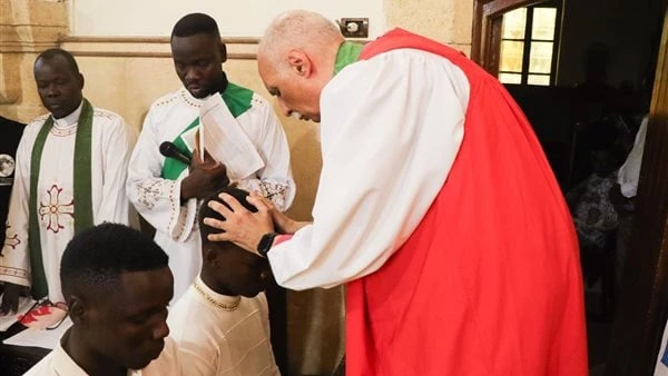 رئيس أساقفة الكنيسة الأسقفية: التواضع هو المفتاح لنيل البركةترأس اليوم رئيس الأساقفة الدكتور سامي فوزي، رئيس أساقفة إقليم الإسكندرية للكنيسة