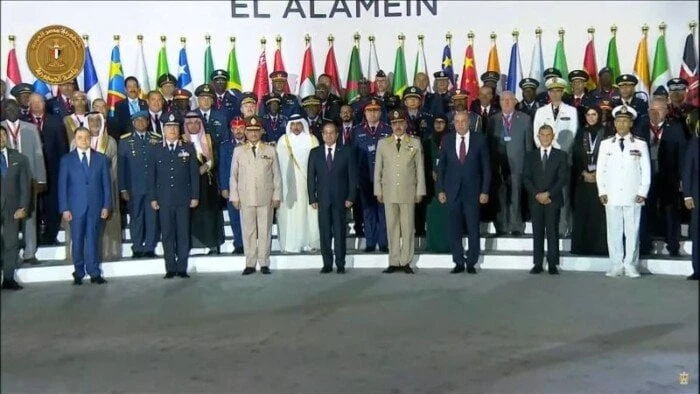 الرئيس السيسي يتوسط صورة تذكارية قبيل افتتاح معرض مصر الدولي للطيران 2024 بالعلمين الجديدةتوسط الرئيس عبد الفتاح السيسي، صورة تذكارية قبيل افتتاح