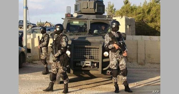 خلافات عائلية.. أردني يقتل أمه وشقيقته لايف ستايل جرى تحديد مكانه في أحد المراكز الحدودية أثناء محاولته مغادرة البلاد هزت جريمة قتل أسرية الشارع