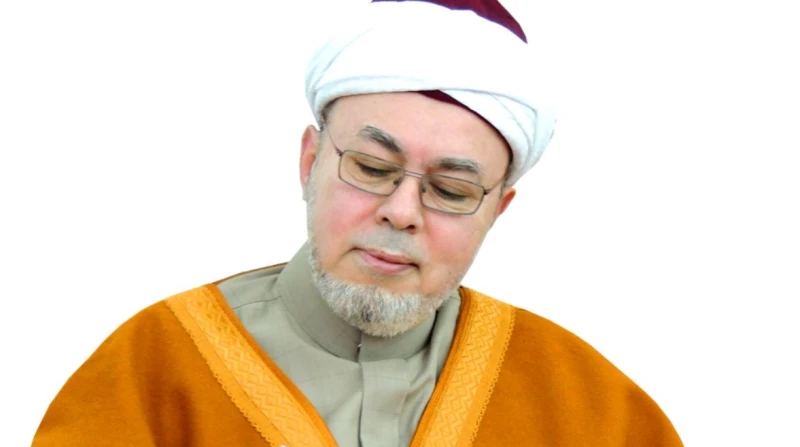 سر الموسيقى الروحانية.. ما علاقة التجاني بسمية الخشاب وأحمد سعد؟ تعدد أتباع الشيخ صلاح الدين التجاني من الفنانين والمشاهير، وكان أبرزهم الفنانة سمية