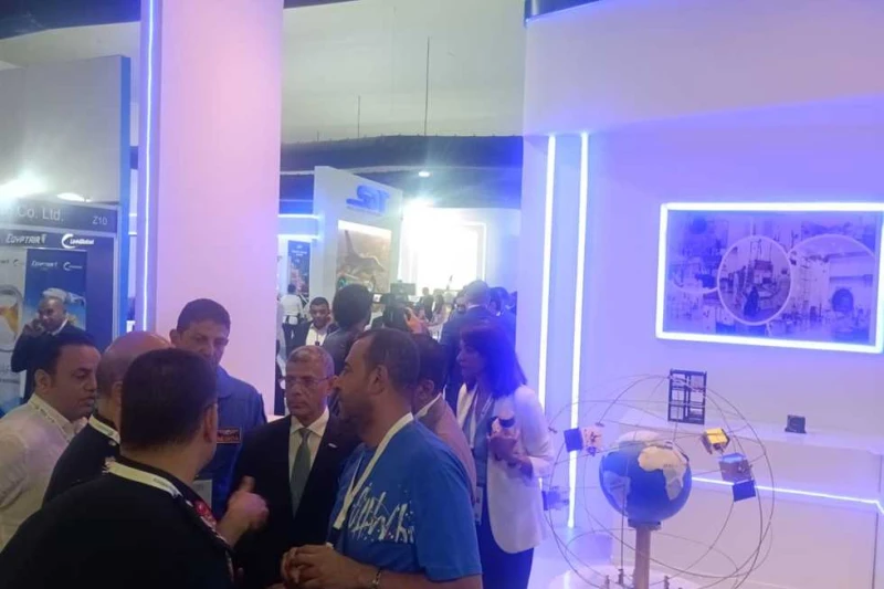 وكالة الفضاء المصرية تنهي أعمال جناحها في معرض الطيران الدولي انتهت اليوم الخميس فعاليات جناح وكالة الفضاء المصرية بنجاح كبير، في معرض معرض الطيران