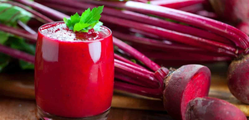 منها عصير الشمندر.. 3 مشروبات تخفف أعراض الكبد الدهني صحة اقترح طبيب من جامعة هارفارد، تناول 3 مشروبات لمكافحة الكبد الدهني، وهي: الشاي الأخضر