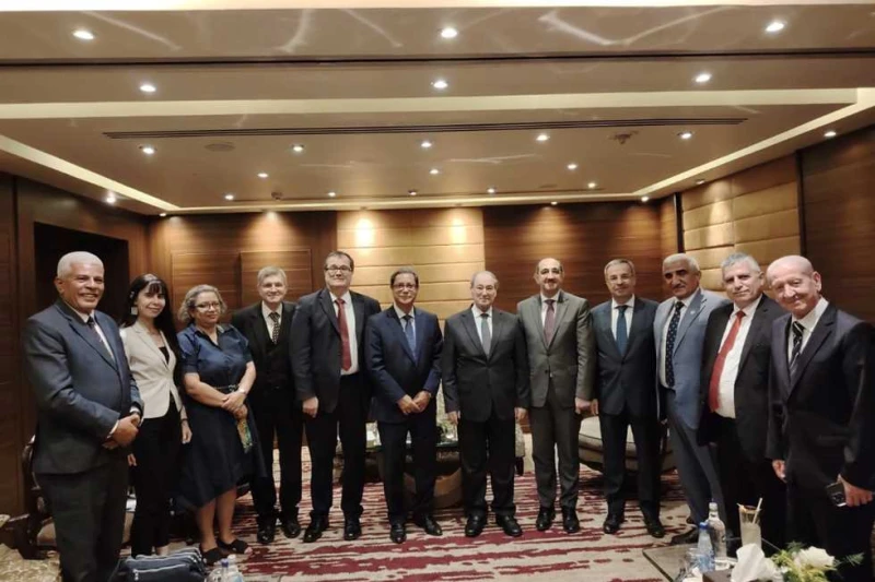 وزير الخارجية السوري يستعرض مع مدير إيكاردا عودة مقر المركز إلي حلب التقى الدكتور فيصل المقداد وزير الخارجية السوري في العاصمة المصرية القاهرة ظهر