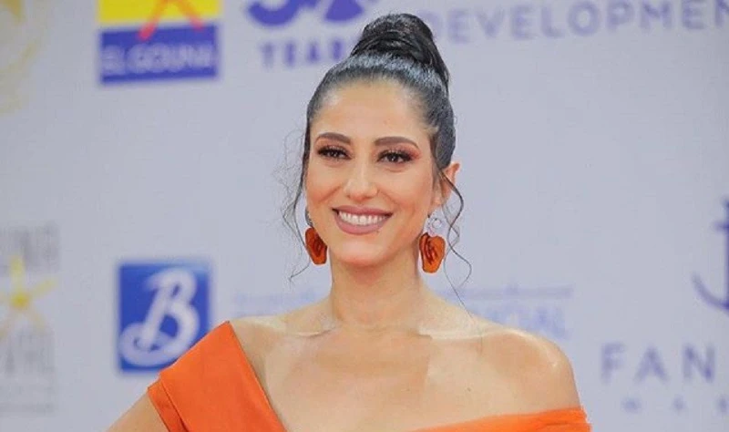 في حارة شعبية.. حنان مطاوع تواصل تصوير مسلسل حياة أو موتتواصل الفنانة حنان مطاوع، تصوير مشاهدها في مسلسل حياة أو موت، وذلك تمهيدا لعرضه خلال الفترة المقبلة.مسلسل حياة أو موتوتجمع ا