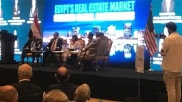 خبير مصرفي: مصر وجهة ممتازة في مجالات السياحة والعقاراتأكد عاكف المغربي الخبير المصرفى أن مصر أنفقت مليارات الجنيهات على البنية الأساسية والطرق والمحاور لتهيئة كافة المناطق للاستثم