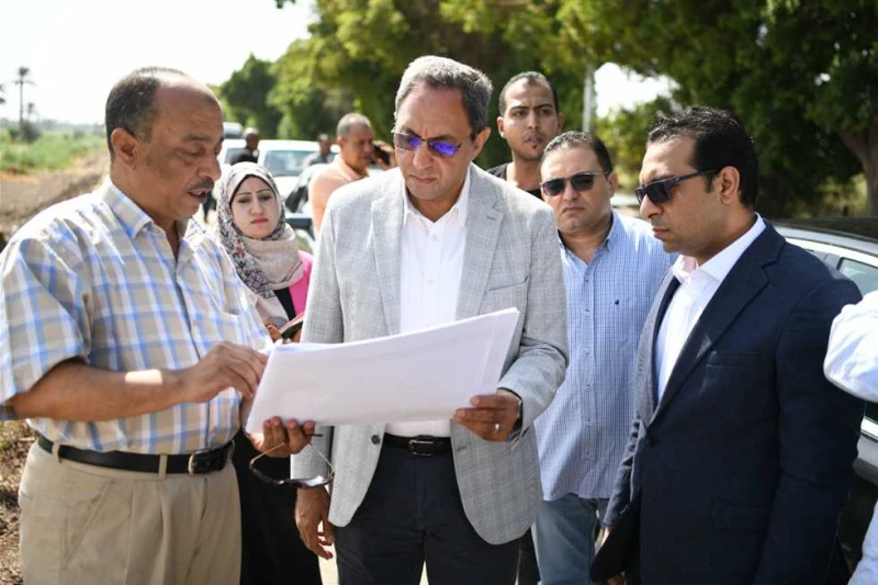 محافظ قنا يتفقد أعمال مشروع إزدواج الطريق الزراعي الشرقي تفقد الدكتور خالد عبدالحليم محافظ قنا اليوم الثلاثاء، أعمال تنفيذ المرحلة الأولى من مشروع