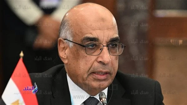 وزير العدل أمام تجمع البريكس: مصر تعمل على حرمان المجرمين من الملاذ الآمن أكد المستشار عدنان فنجري وزير العدل خلال لقائه مع وزراء العدل بدول تجمع البريكس أن مصر ترتبط بالعديد من ال