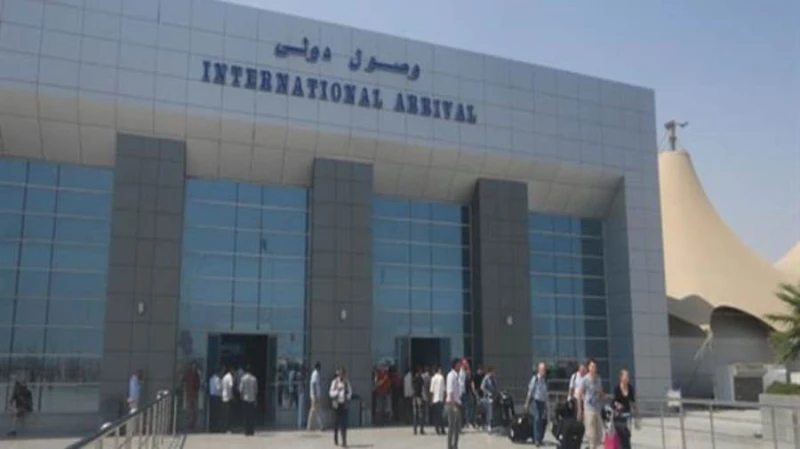 مصدر أمني يكشف الحقيقة.. لا صحة لسوء معاملة طفلة أجنبية في مطار الغردقة نفى مصدر أمنى بوزارة الداخلية ، صحة ما تم تداوله على إحدى الصفحات التابعة