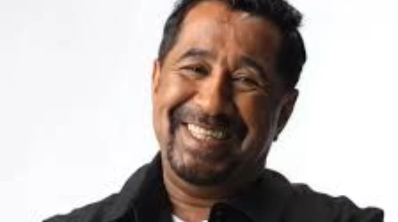 الشاب خالد ضيف بيت السعد مع عمرو وأحمد سعد الليلة يستضيف الفنانان عمرو سعد وأحمد سعد، المطرب الجزائري الشهير الشاب خالد، في حلقة مميزة من برنامج بيت