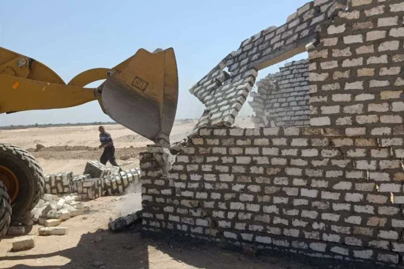 إزالة 6 حالات تعد خلال حملة مكبرة بنجع حمادى واصلت الوحدة المحلية لمركز ومدينة نجع حمادى اليوم الاثنين، برئاسة أشرف أنور رئيس المركز حملاتها لتنفيذ