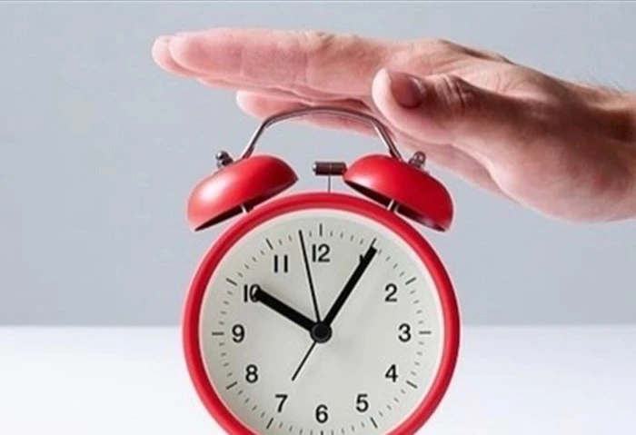 التوقيت الشتوي 2024، استعد لتغيير الساعة في هذا الموعد تزايدت معدلات البحث عن موعد تطبيق التوقيت الشتوي 2024 في مصر، وذلك بعد الانتهاء من فصل الصيف أمس الأحد، حيث يبحث العديد من ال