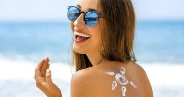 4 حاجات ماتعمليهاش بعد التان.. تسبب أمراض جلدية صحة وطب بشرتك في فصل الصيف قد تتضرر قليلا، وفقا لطبيعة تعرضك لأشعة الشمس ووفقا لطبيعة حمايتك لها باستخدام الكريمات الخاصة بالعناية،
