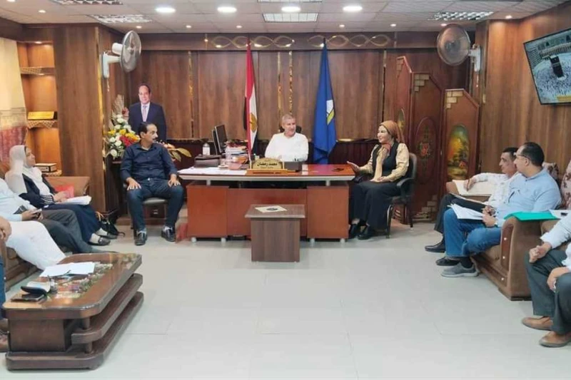 وكيل تعليم دمياط يتابع استعدادات المدارس لاستقبال العام الدراسي الجديد عقد اليوم الدكتور محمد رمضان غريب وكيل وزارة التربية والتعليم بدمياط، اليوم