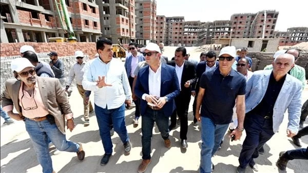 وزير الإسكان يتفقد وحدات سكن لكل المصريين بالعاشر من رمضانتفقد المهندس شريف الشربيني، وزير الإسكان والمرافق والمجتمعات العمرانية، الموقف التنفيذى