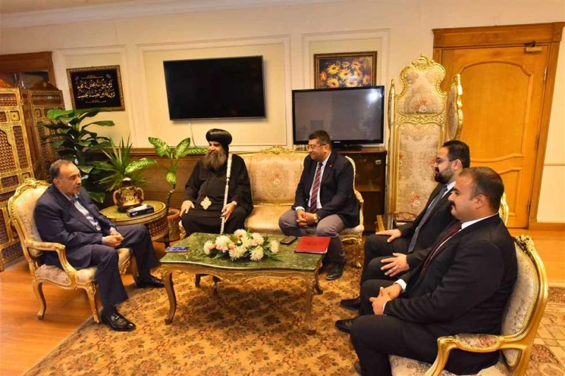 محافظ أسيوط يلتقي وفد المكتب الفني للبابا تواضروس لبحث تفعيل المشاركة المجتمعية التقى اللواء هشام أبوالنصر محافظ أسيوط، بمكتبه بديوان عام المحافظة،