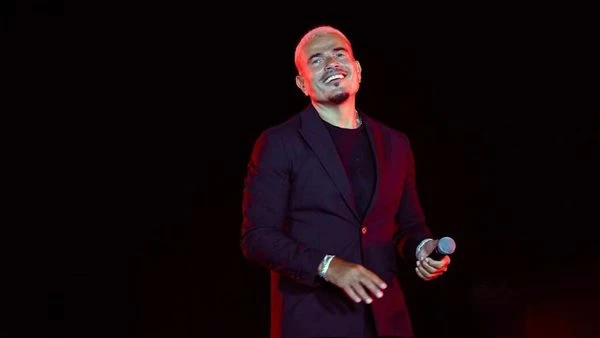 عمرو دياب يتألق في حفل أسطوري أمام الأهرامات.. صور تعرف على التالي عمرو دياب يتألق في حفل أسطوري أمام الأهرامات.. صور، أحيا النجم عمرو دياب حفلا