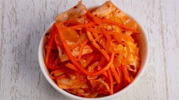 تقوي المناعة وتحمي من الأمراض.. طريقة عمل سلطة الجزر المبشورسلطة الجزر المبشور، من المقبلات العالمية، ويمكن تناولها كوجبة عشاء خفيفة، لأنها وجبة غنية بالعناصر الغذائية وخالية من ال