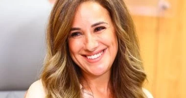 فن: شيرى عادل عن البرامج المهتمة بالعلاقات الناجحة: نتفرج بس ما نمشيش وراها تطرقت الفنانة شيري عادل أثناء ندوتها بمقر اليوم السابع إلى رأيها بالبرامج المهتمة بالعلاقات الناجحة والز