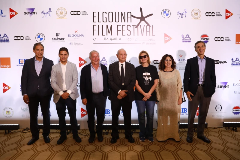 تغطية بالفيديو- سميح ساويرس ينفي تأجيل مهرجان الجونة السينمائي بدورته السابعة ولبنان الحاضر الغائب بالمؤتمر الصحفي كشف مهرجان الجونة السينمائي، في المؤتمر الصحفي الذي أقيم اليوم، ا