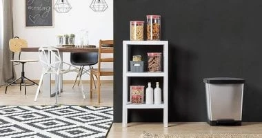 اعرفي إزاي تختاري أحجام صناديق القمامة المناسبة لكل غرفة في منزلك المرأة والمنوعات عند اختيار سلة القمامة للمطبخ والغرف، غالبا ما نغفل عن التفكير في حجمها، رغم أنه عنصر مهم يؤثر عل