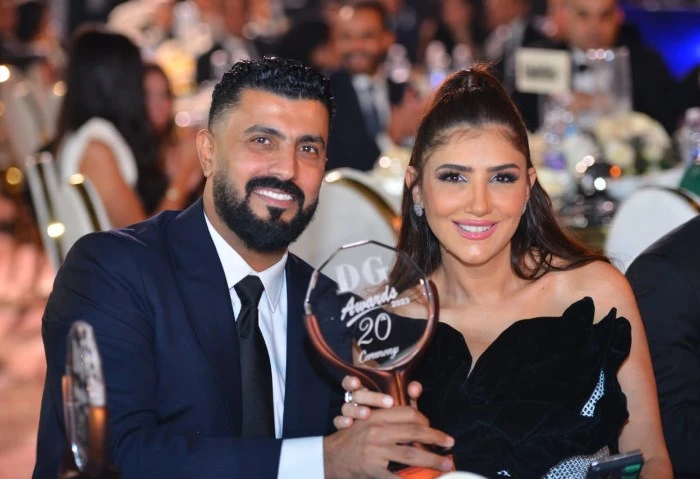 نجاة مي عمر ومحمد سامي من الموت بعد تعرضهما لحادث سير (تفاصيل) تعرض المخرج محمد سامي وزوجته مي عمر ل حادث سير بسيارتهما، مساء أمس الجمعة، بالقرب من