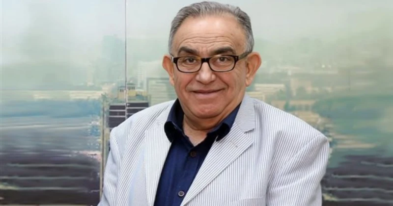 تشييع جنازة السيناريست الراحل عاطف بشاي بحضور محمود حميدة ومحمود قابيل تعرف على التالي تشييع جنازة السيناريست الراحل عاطف بشاي بحضور محمود حميدة